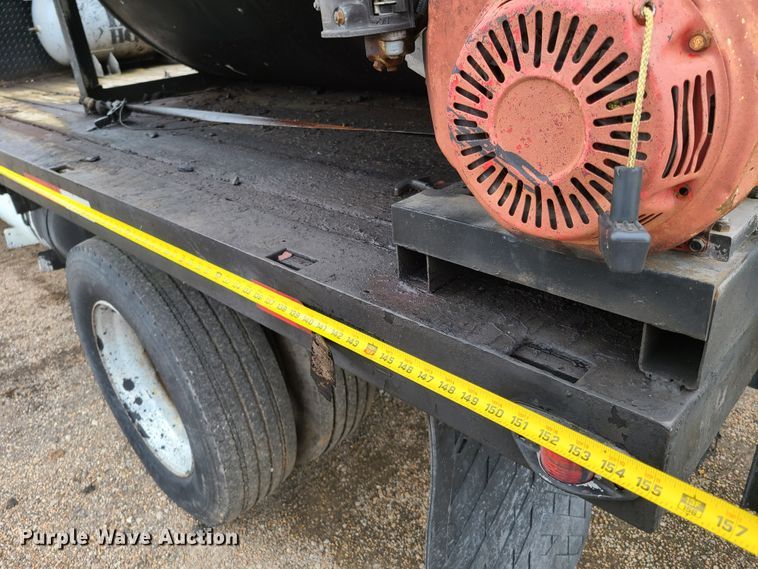 image for item GT9160 1997 GMC C7500 asphalt sealcoat truck