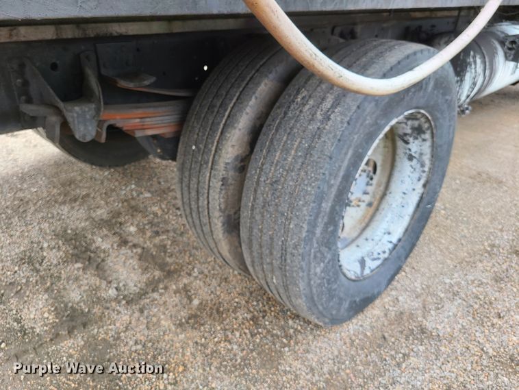 image for item GT9160 1997 GMC C7500 asphalt sealcoat truck