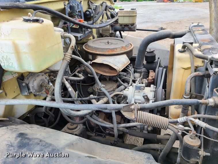 image for item GT9160 1997 GMC C7500 asphalt sealcoat truck