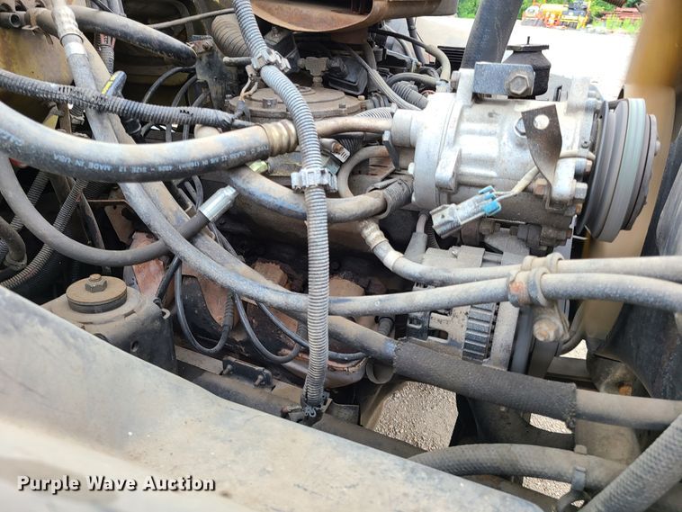 image for item GT9160 1997 GMC C7500 asphalt sealcoat truck