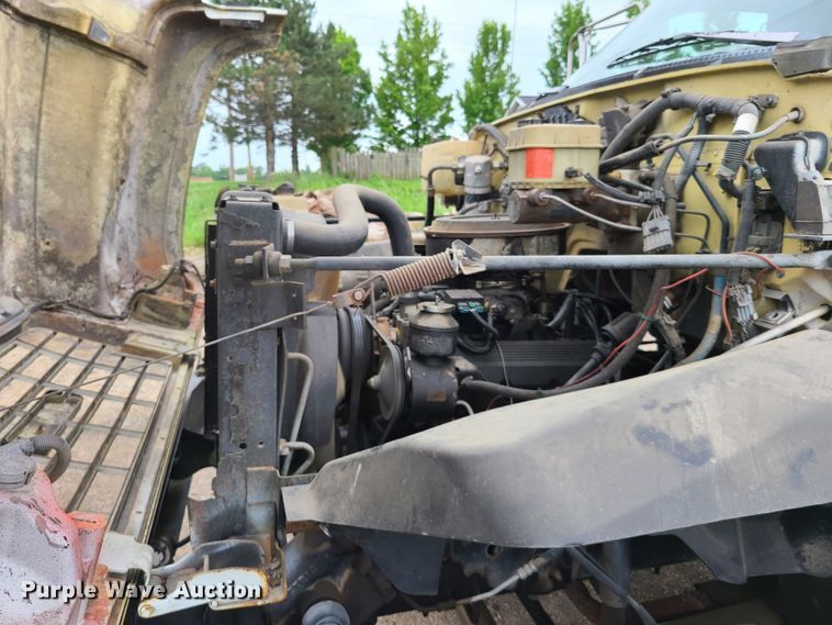 image for item GT9160 1997 GMC C7500 asphalt sealcoat truck