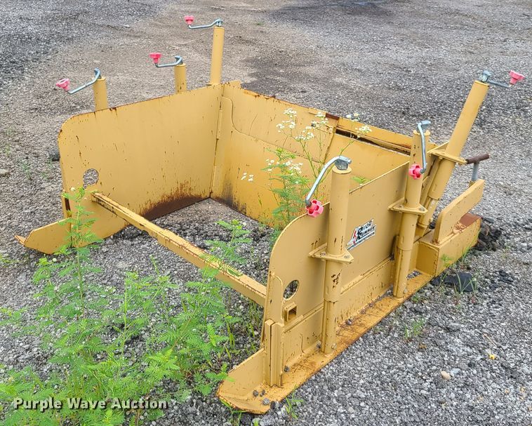 image for item GT9162 Ditch Runner skid steer asphalt screed