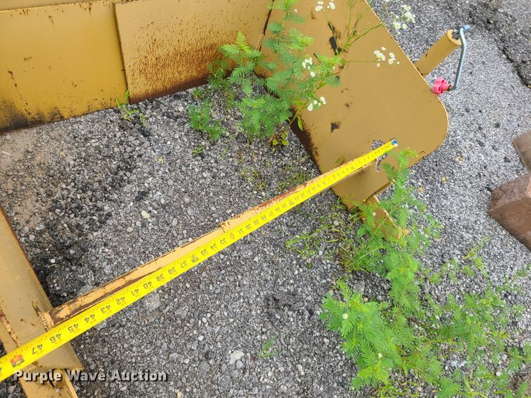 image for item GT9162 Ditch Runner skid steer asphalt screed