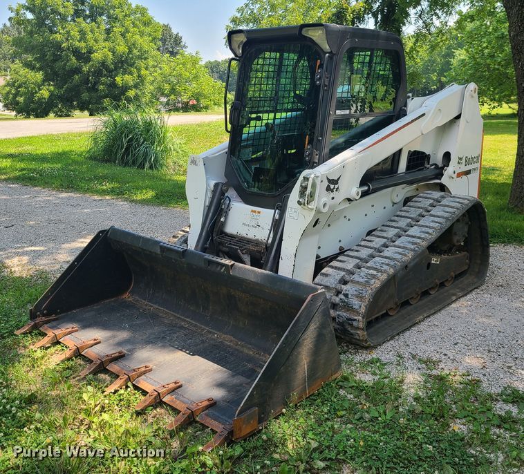 image for item GT9189 2010 Bobcat T630  tracked skid steer loader
