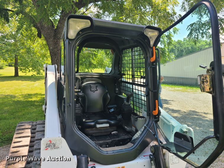 image for item GT9189 2010 Bobcat T630  tracked skid steer loader