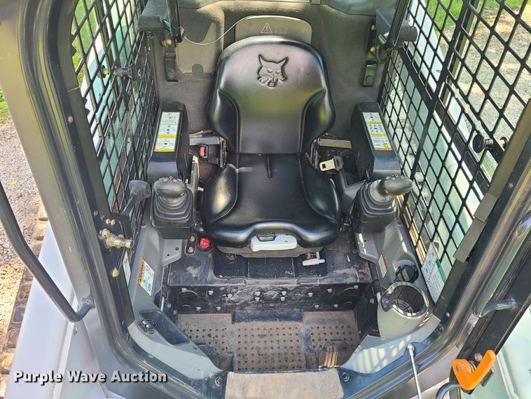 image for item GT9189 2010 Bobcat T630  tracked skid steer loader