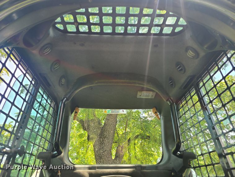 image for item GT9189 2010 Bobcat T630  tracked skid steer loader