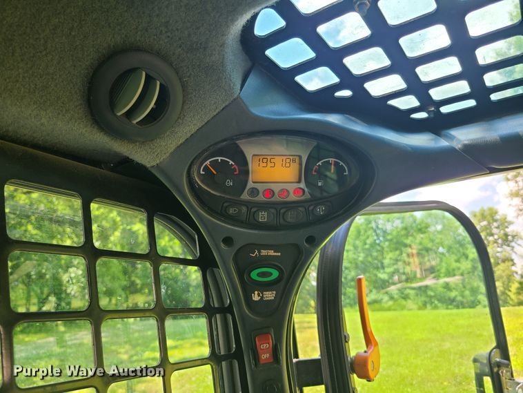 image for item GT9189 2010 Bobcat T630  tracked skid steer loader