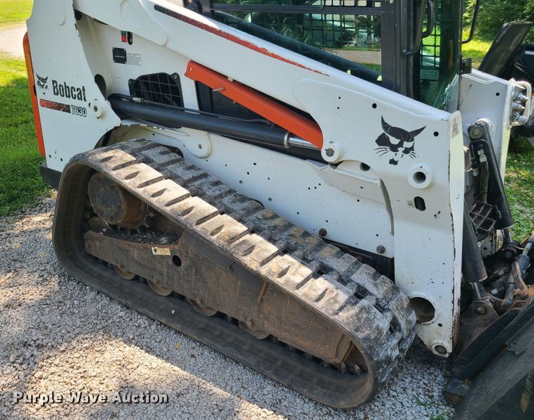 image for item GT9189 2010 Bobcat T630  tracked skid steer loader