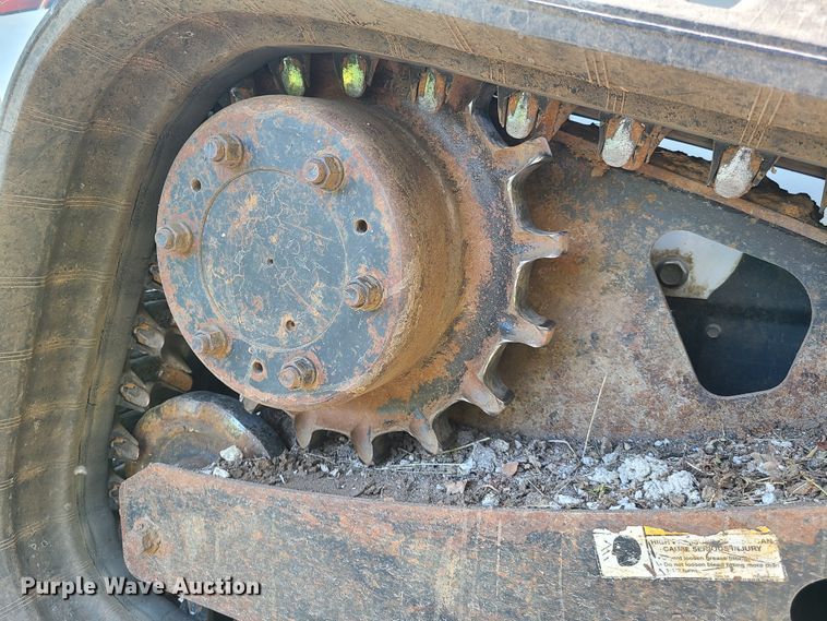 image for item GT9189 2010 Bobcat T630  tracked skid steer loader