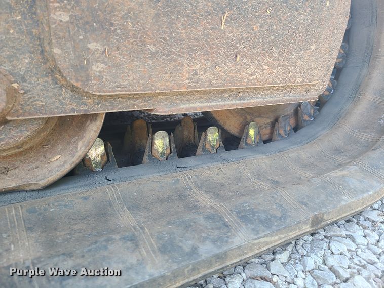 image for item GT9189 2010 Bobcat T630  tracked skid steer loader