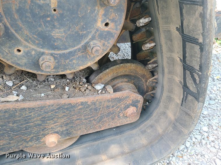 image for item GT9189 2010 Bobcat T630  tracked skid steer loader