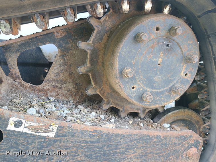 image for item GT9189 2010 Bobcat T630  tracked skid steer loader