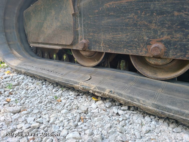 image for item GT9189 2010 Bobcat T630  tracked skid steer loader