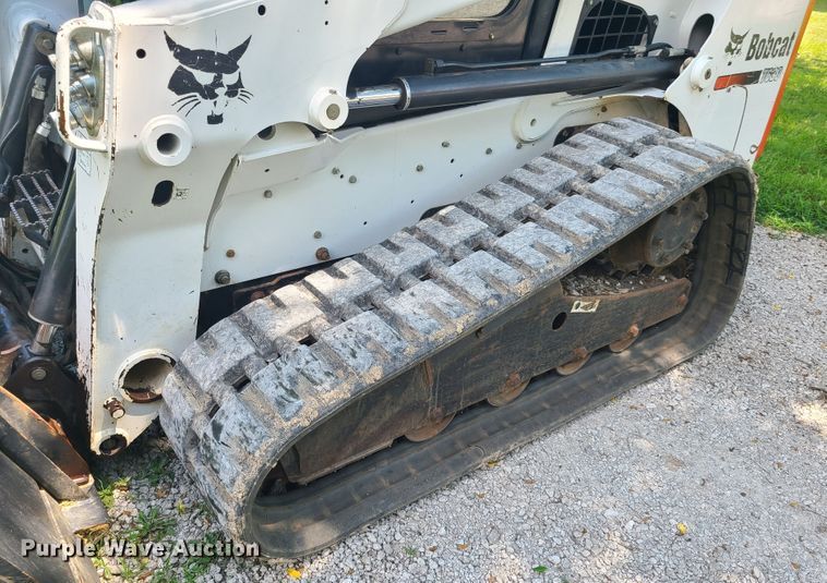image for item GT9189 2010 Bobcat T630  tracked skid steer loader