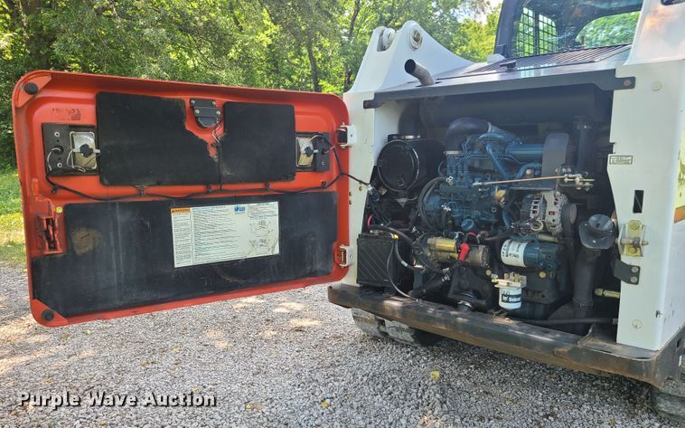 image for item GT9189 2010 Bobcat T630  tracked skid steer loader