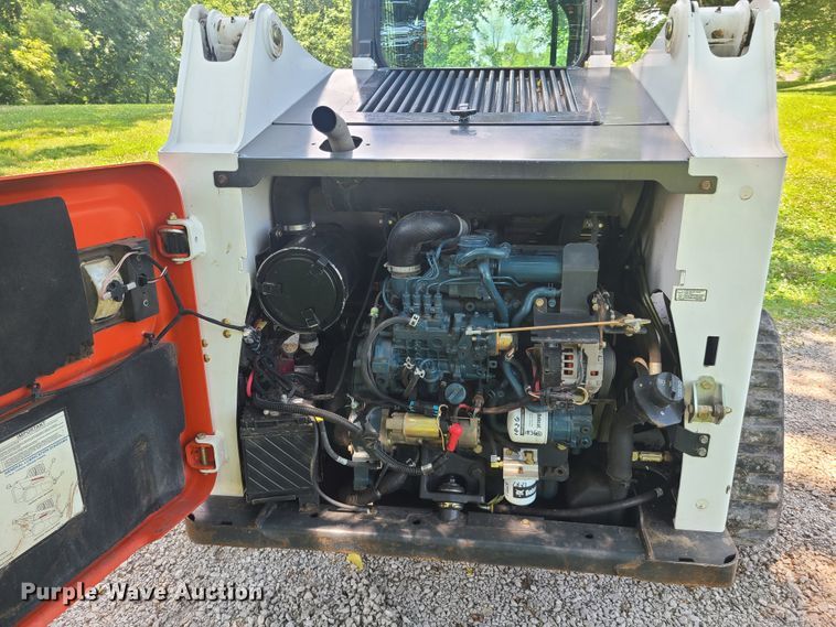 image for item GT9189 2010 Bobcat T630  tracked skid steer loader