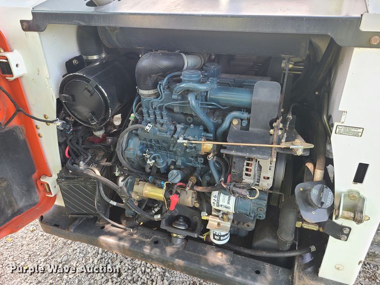 image for item GT9189 2010 Bobcat T630  tracked skid steer loader