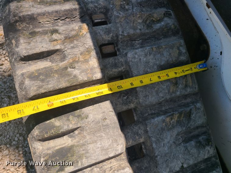 image for item GT9189 2010 Bobcat T630  tracked skid steer loader