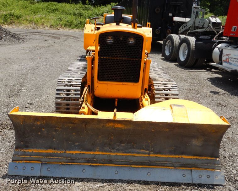 image for item GT9307 John Deere 350B  dozer