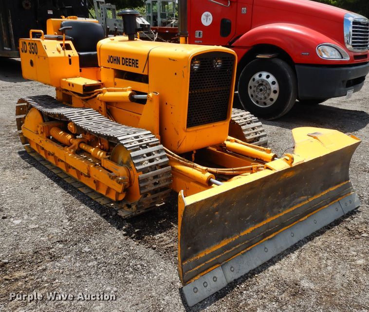 image for item GT9307 John Deere 350B  dozer