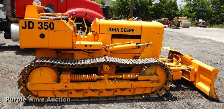image for item GT9307 John Deere 350B  dozer