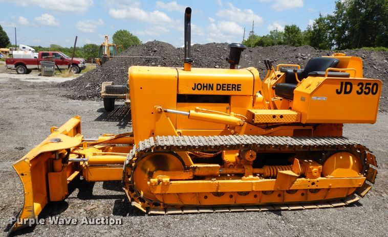 image for item GT9307 John Deere 350B  dozer