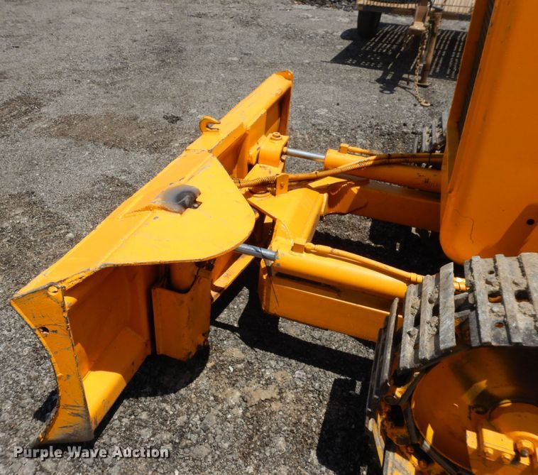 image for item GT9307 John Deere 350B  dozer