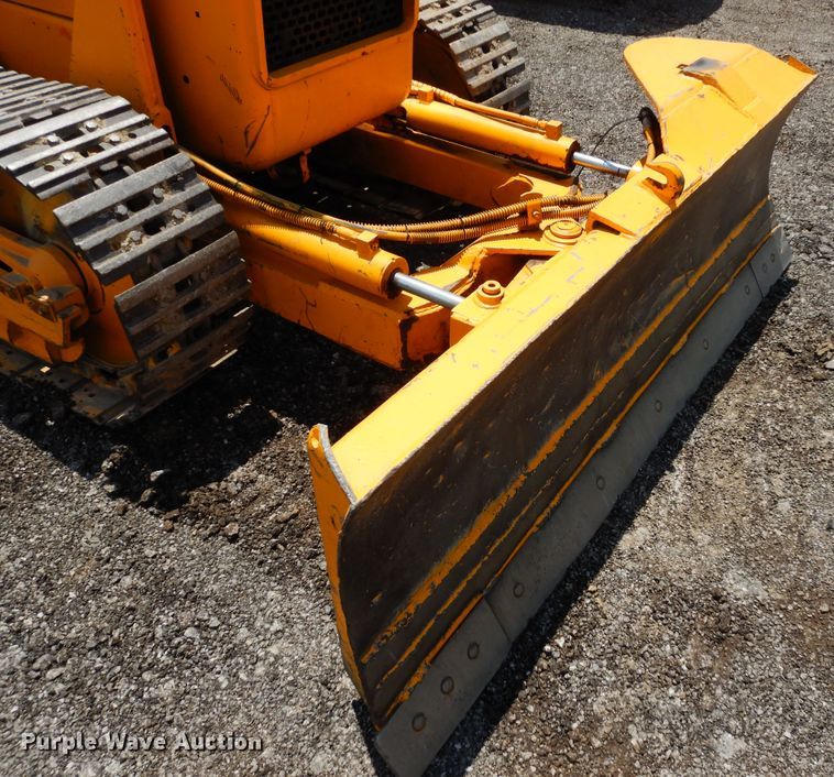 image for item GT9307 John Deere 350B  dozer