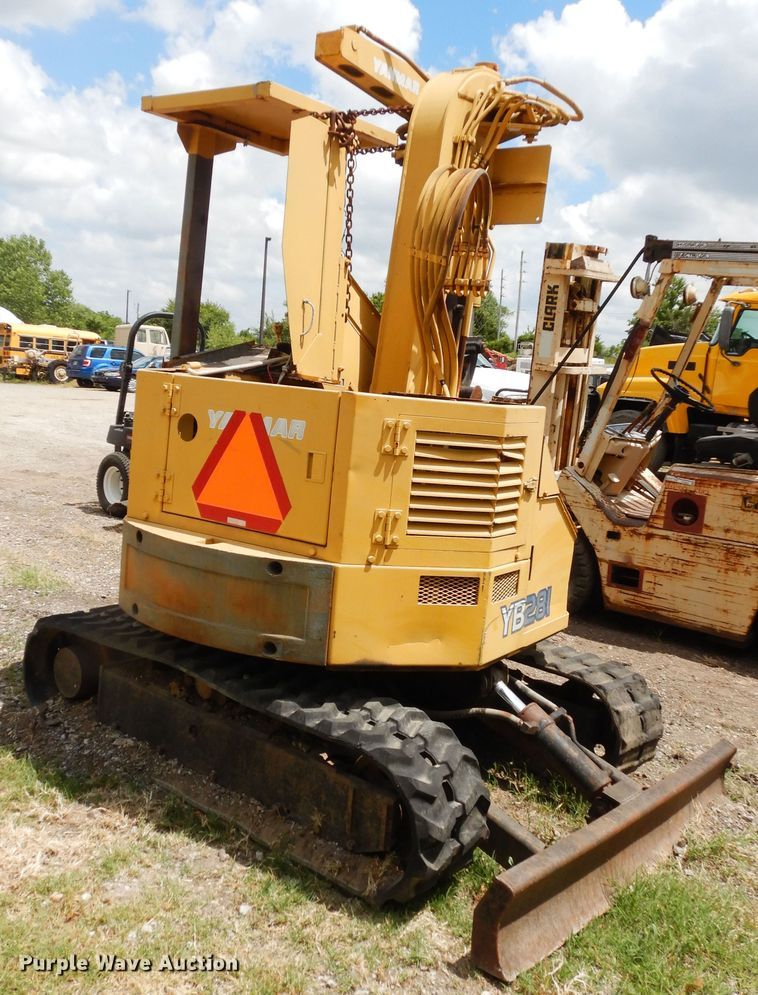 image for item GT9319 Yanmar YB-281  mini excavator
