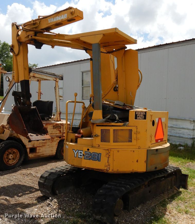 image for item GT9319 Yanmar YB-281  mini excavator