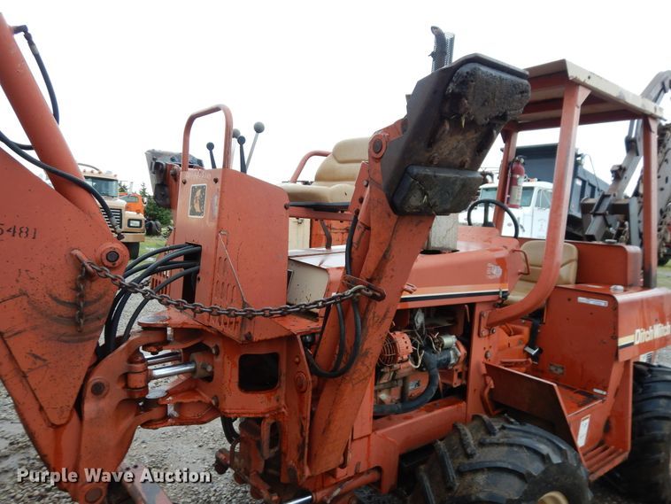 image for item GT9358 1995 Ditch Witch 5110  trencher