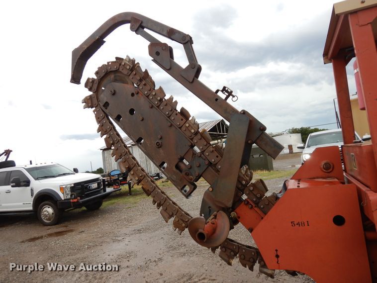 image for item GT9358 1995 Ditch Witch 5110  trencher