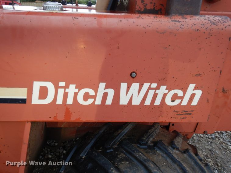 image for item GT9358 1995 Ditch Witch 5110  trencher