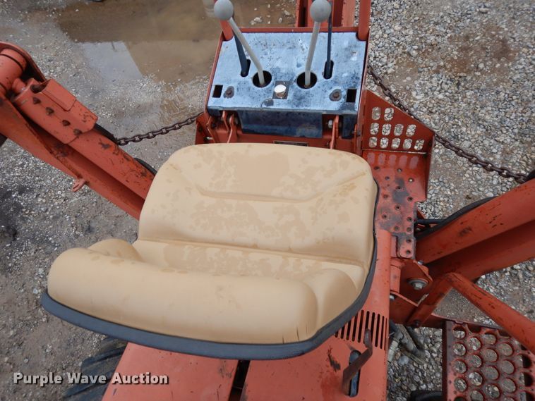 image for item GT9358 1995 Ditch Witch 5110  trencher