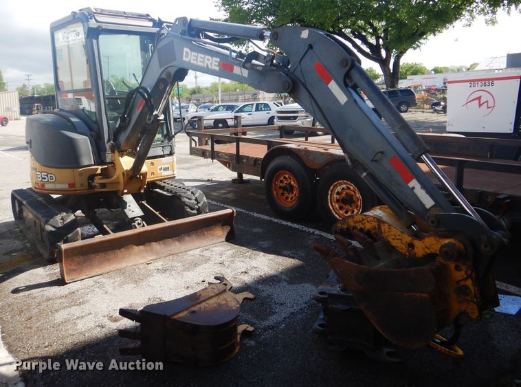 image for item GY9834 2007 John Deere 35D mini excavator