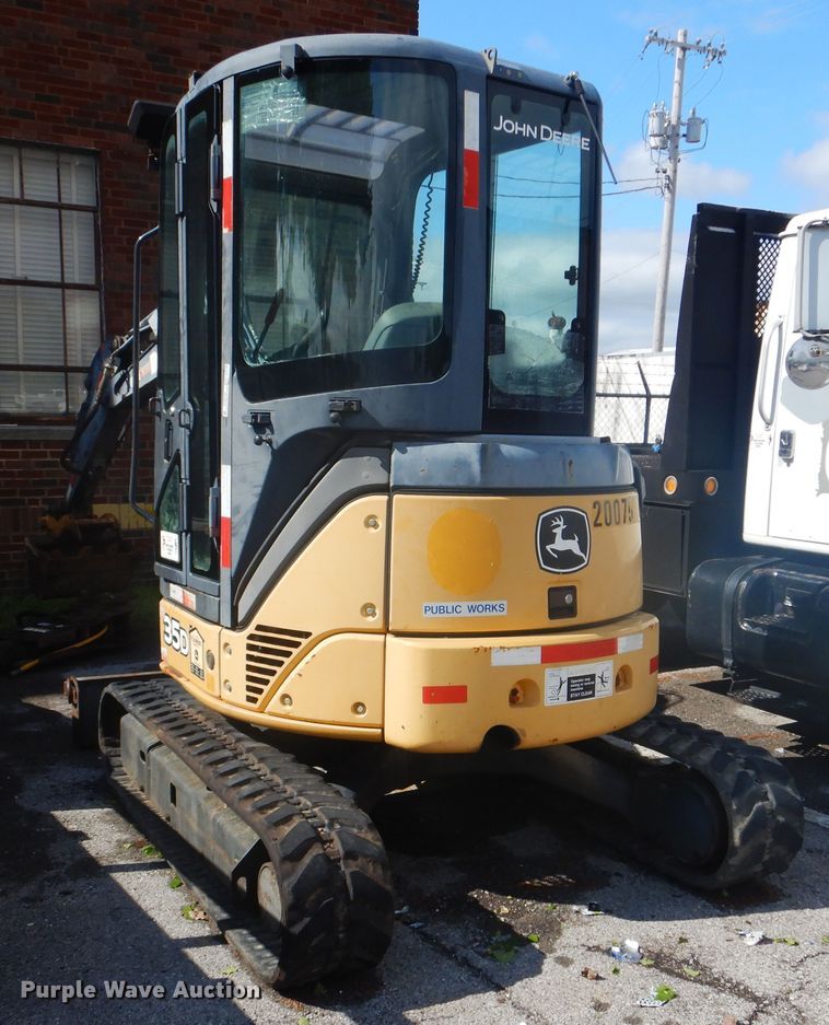 image for item GY9834 2007 John Deere 35D mini excavator