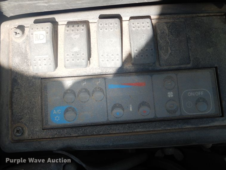 image for item GY9834 2007 John Deere 35D mini excavator