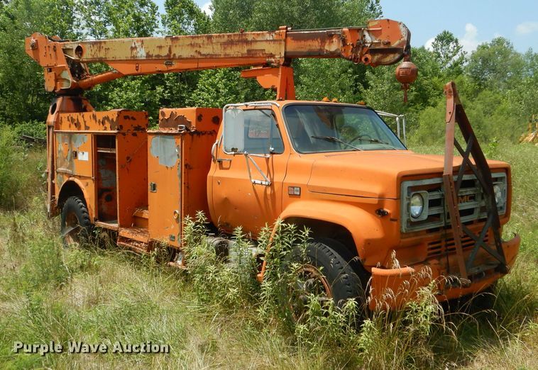 image for item HM9669 1984 GMC C7000  crane truck