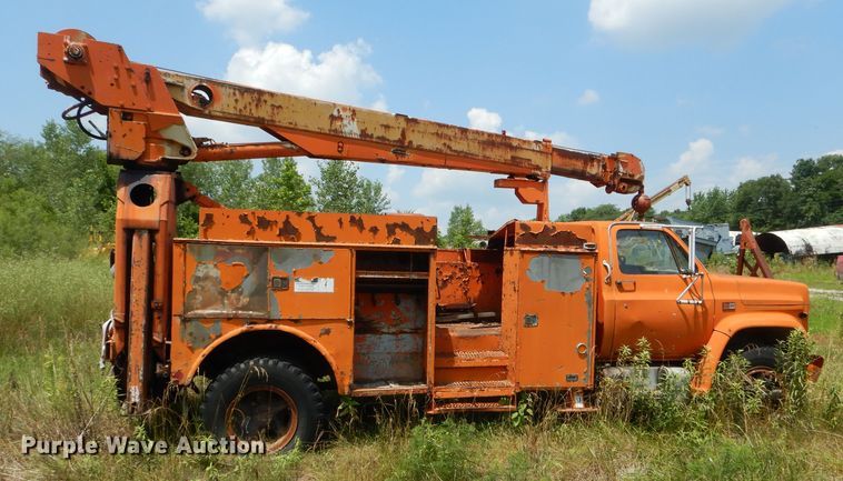image for item HM9669 1984 GMC C7000  crane truck