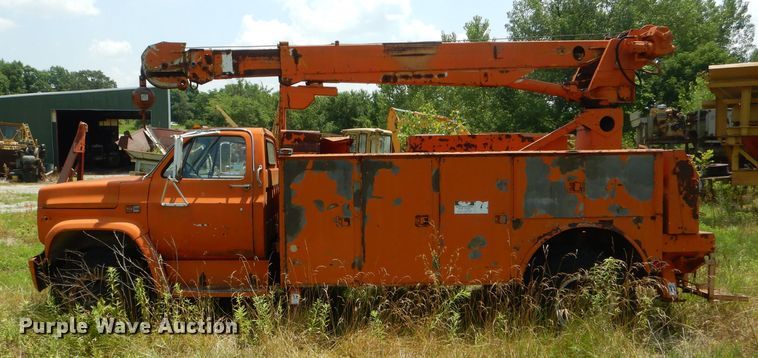 image for item HM9669 1984 GMC C7000  crane truck