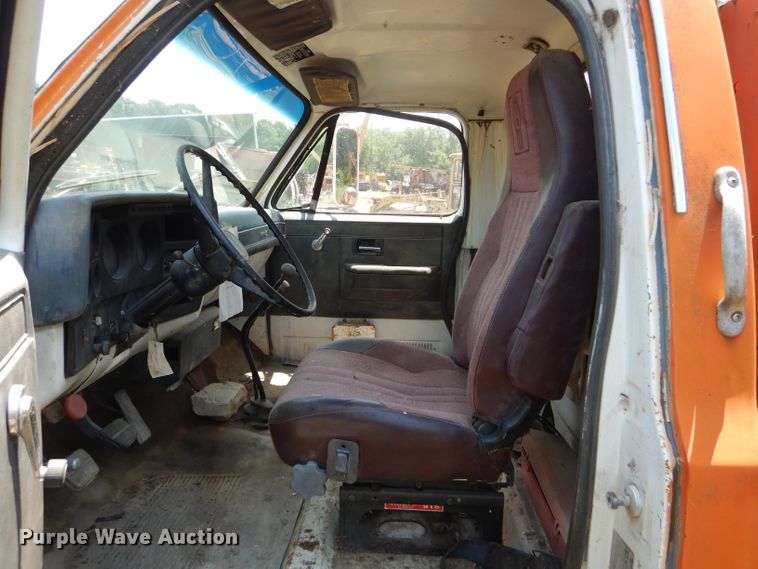 image for item HM9669 1984 GMC C7000  crane truck