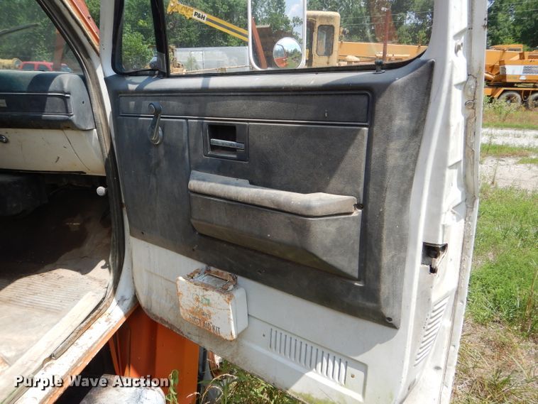 image for item HM9669 1984 GMC C7000  crane truck