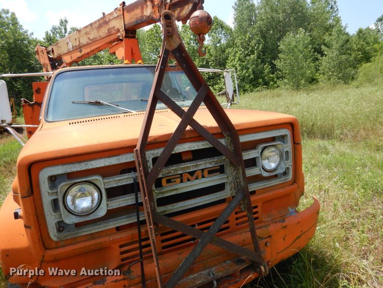 image for item HM9669 1984 GMC C7000  crane truck