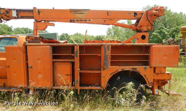 image for item HM9669 1984 GMC C7000  crane truck