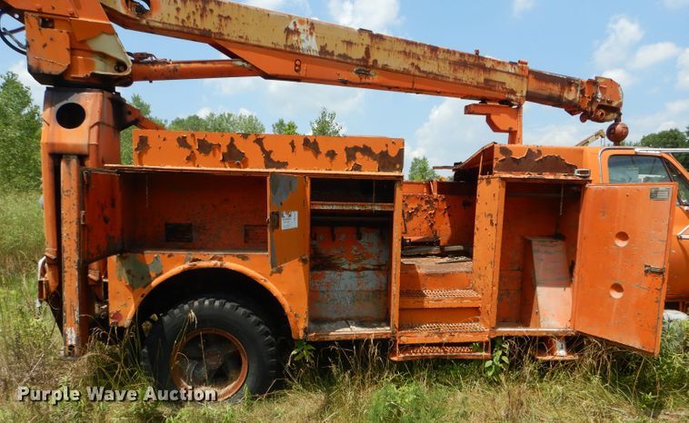 image for item HM9669 1984 GMC C7000  crane truck