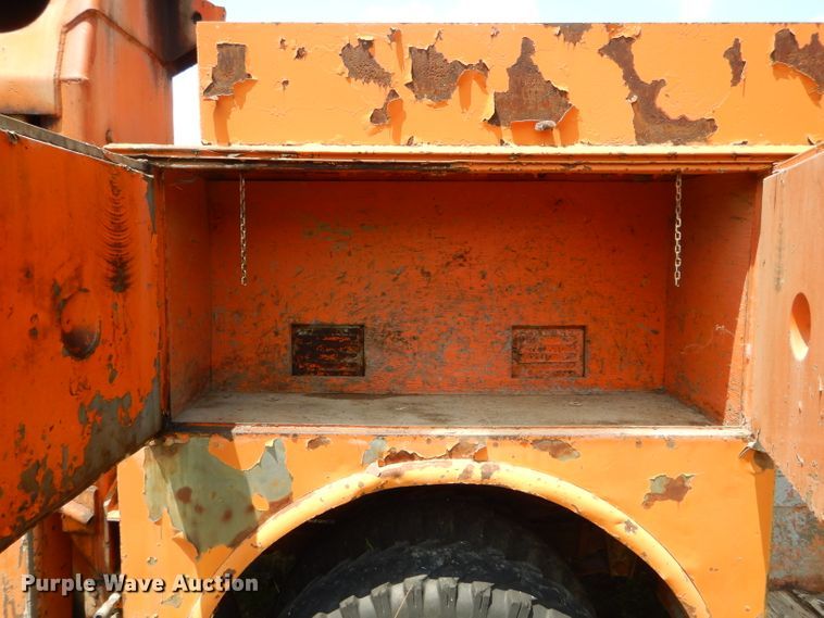 image for item HM9669 1984 GMC C7000  crane truck