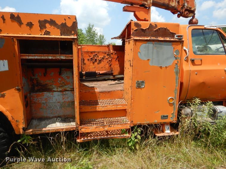 image for item HM9669 1984 GMC C7000  crane truck