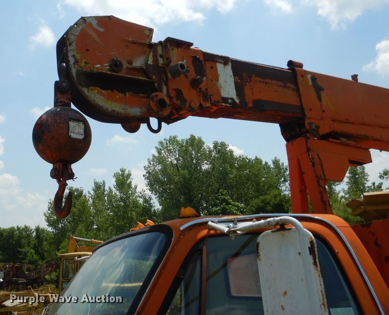 image for item HM9669 1984 GMC C7000  crane truck