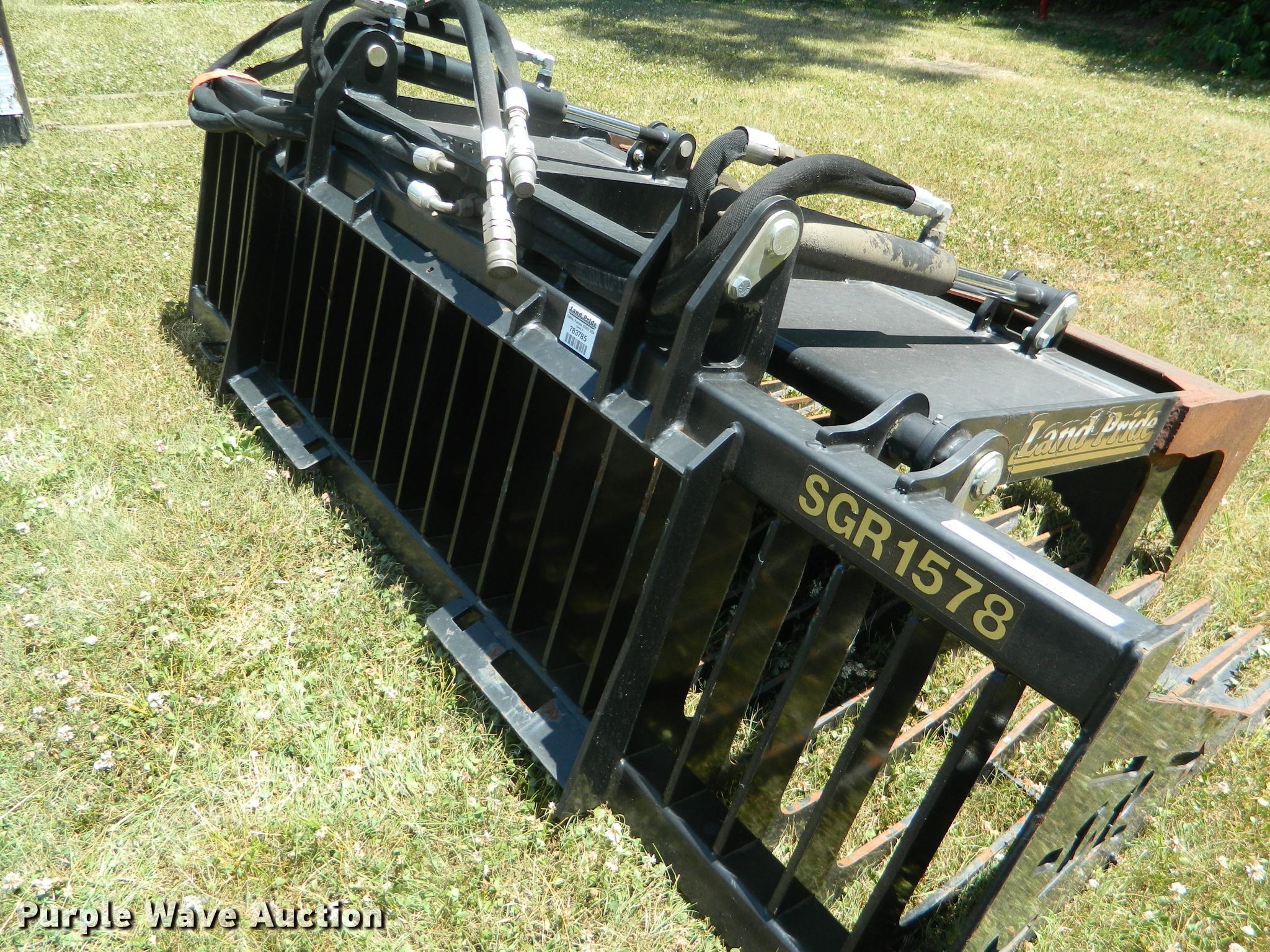 Land Pride SGR1578 78"W skid steer grapple bucket in Belleville, KS
